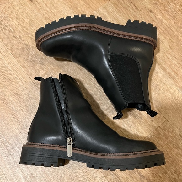 Sam Edelman Chelsea boot - Picture 3 of 4